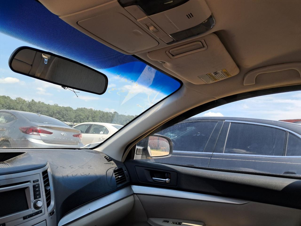LEGACY 2014 Glove Box 4771552