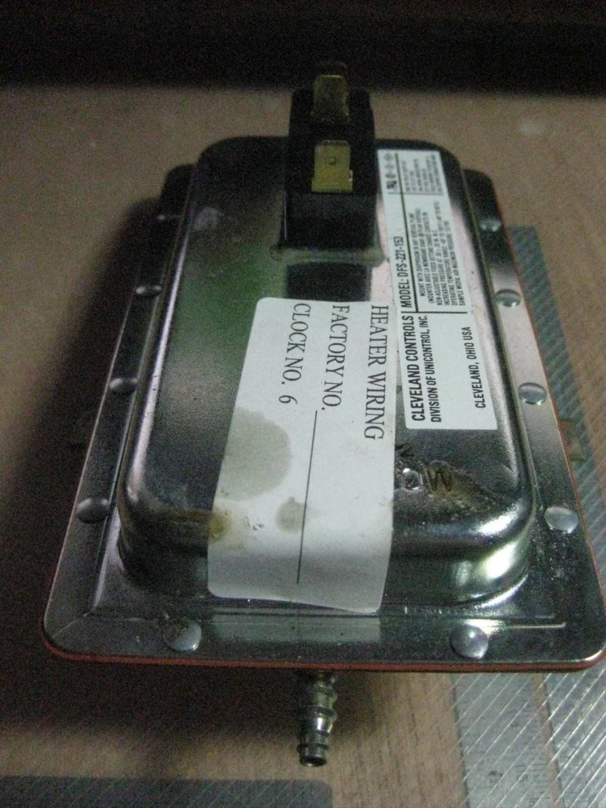 Cleveland Controls DFS-221-153 Switch NEW