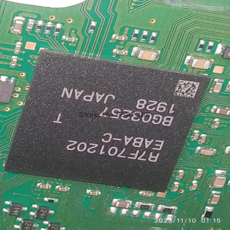 New R7F701202 R7F701202EABA-C Automotive Computer Board Chip BGA