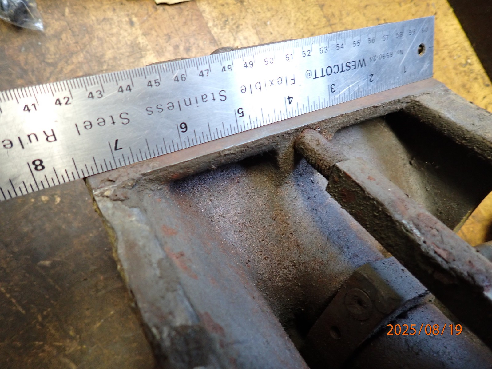 OLDER BENCH CENTER OR GRINDER GRINDING TAILSTOCK ASSEMBLY