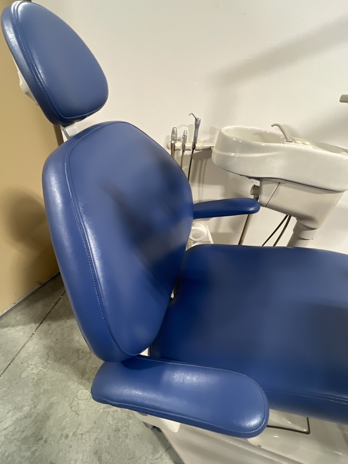 ADEC 1021 Dental Chair, Radius Delivery Unit, Cuspidor, Assistant’s Pkg & Light