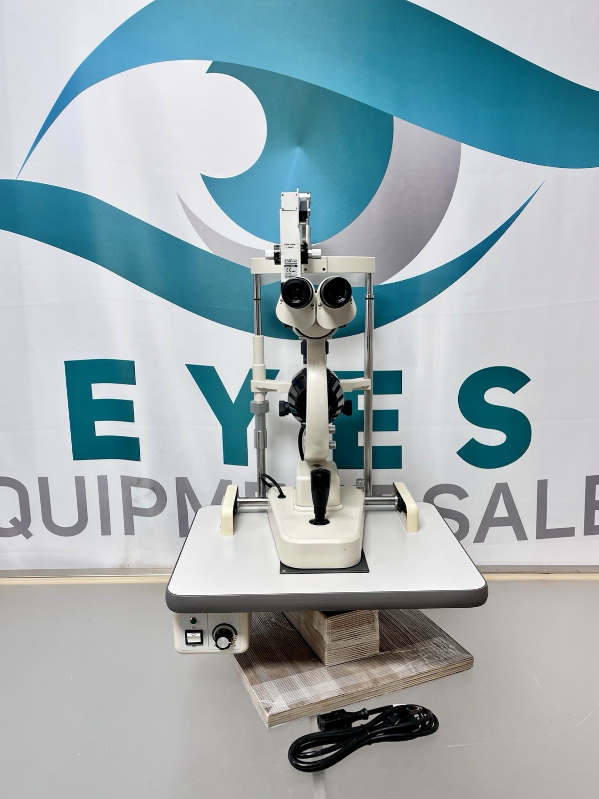 Topcon SL-4E Slit Lamp w/ CSO Z800 Tonometer