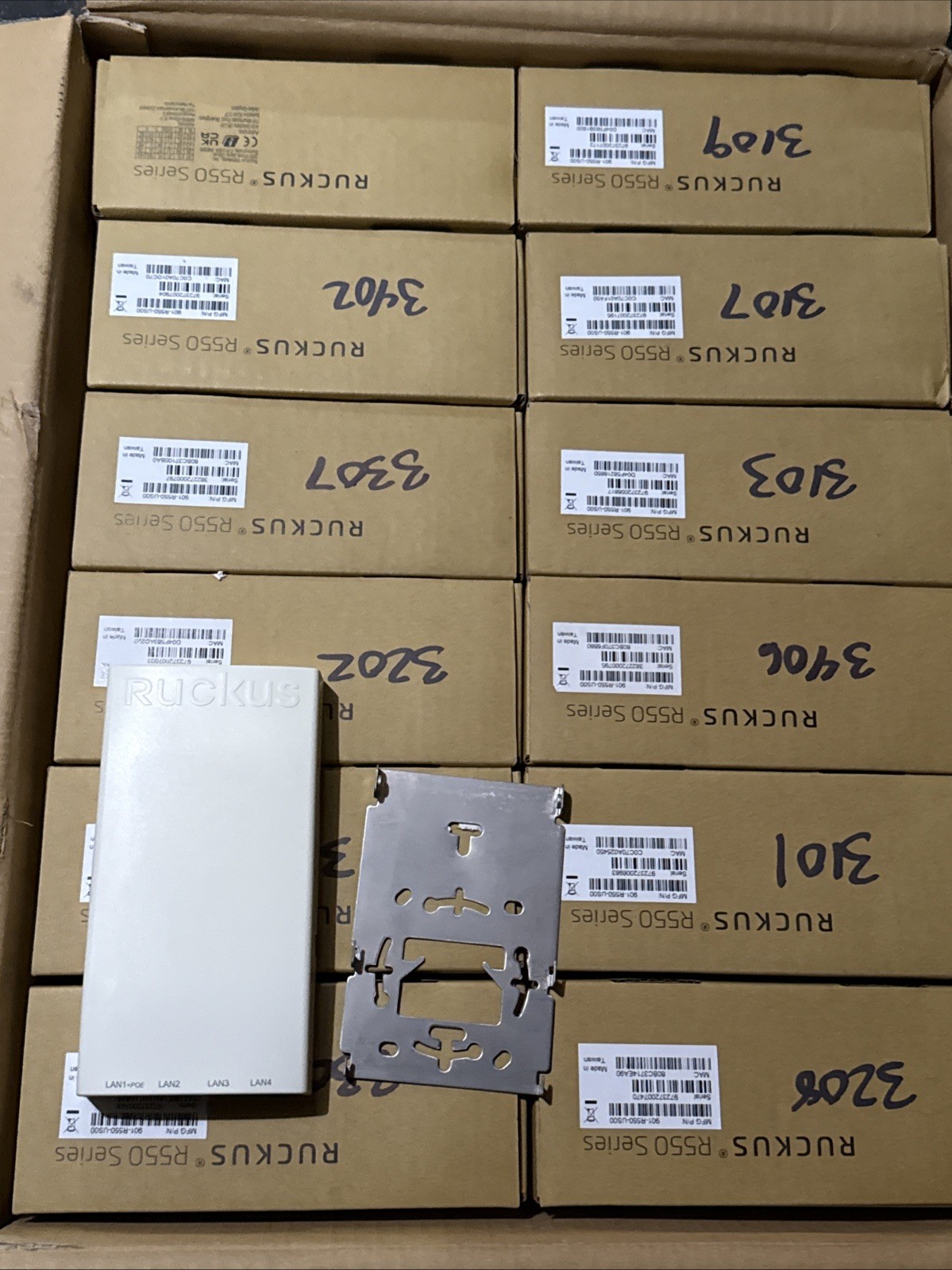 Lot of (12) Ruckus H500 DualBand Access Point + Mounting Brackets