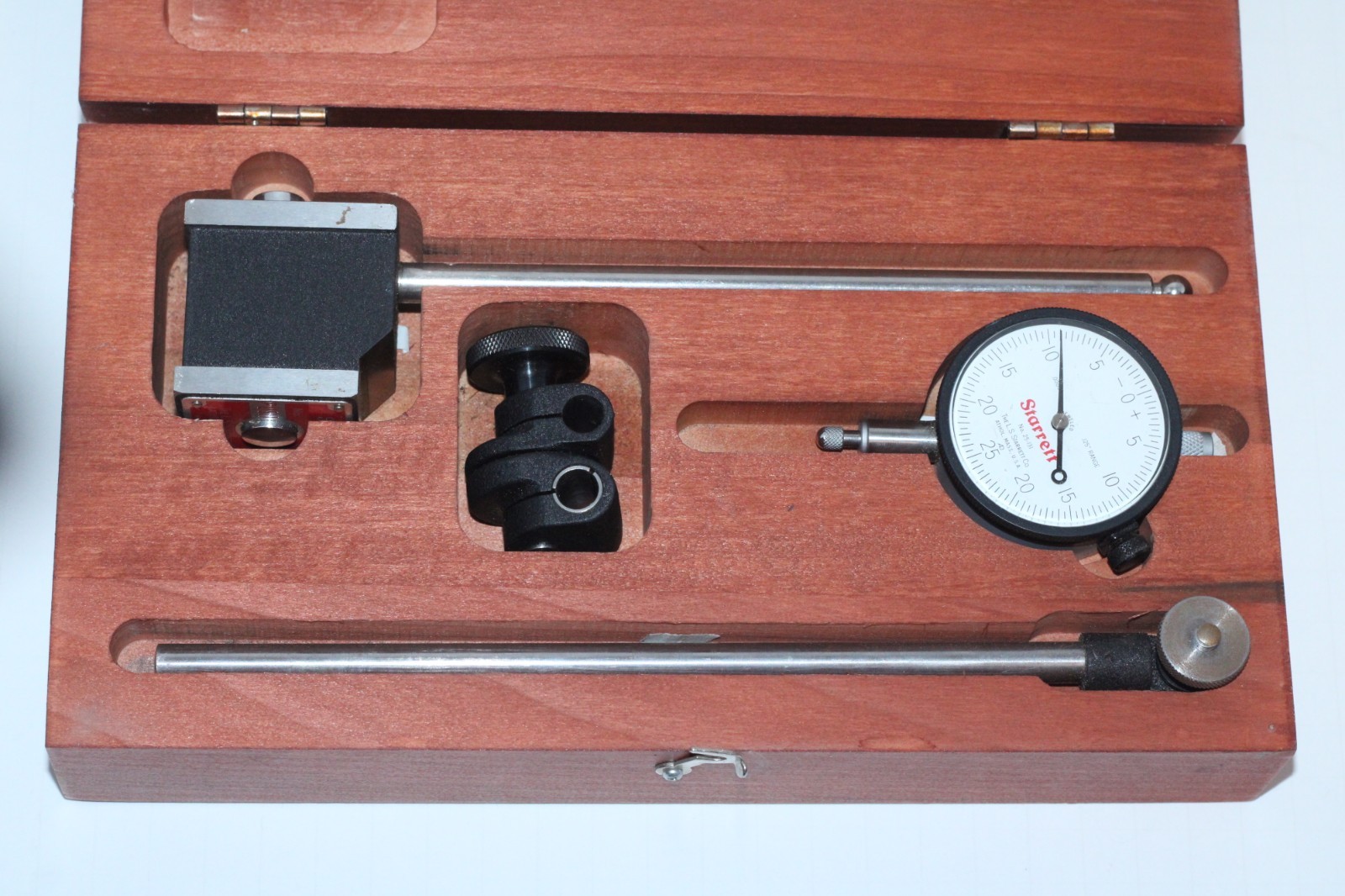 Starrett 657EZ Magnetic Base and Post Assembly Indicator 25-131J w/ Case