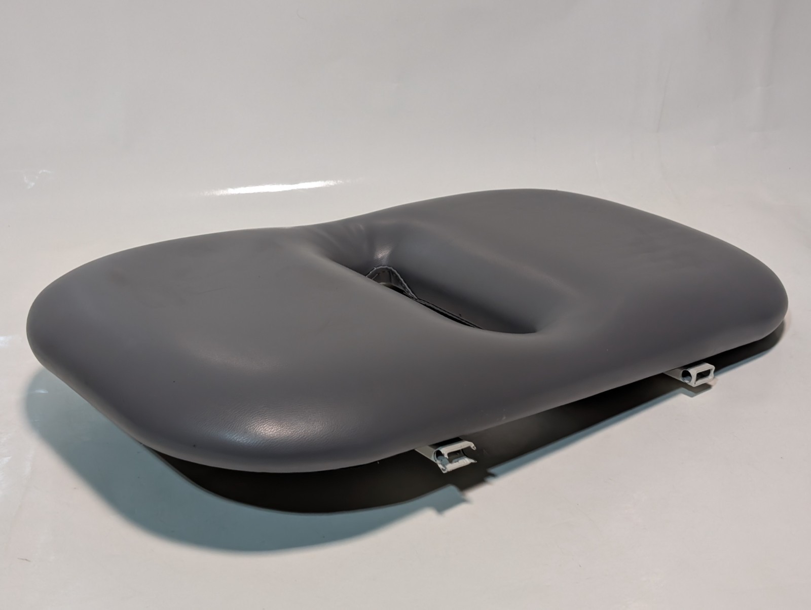 Unbranded surgical/exam table seat cushion attachment w/center cutout, gray, 24"