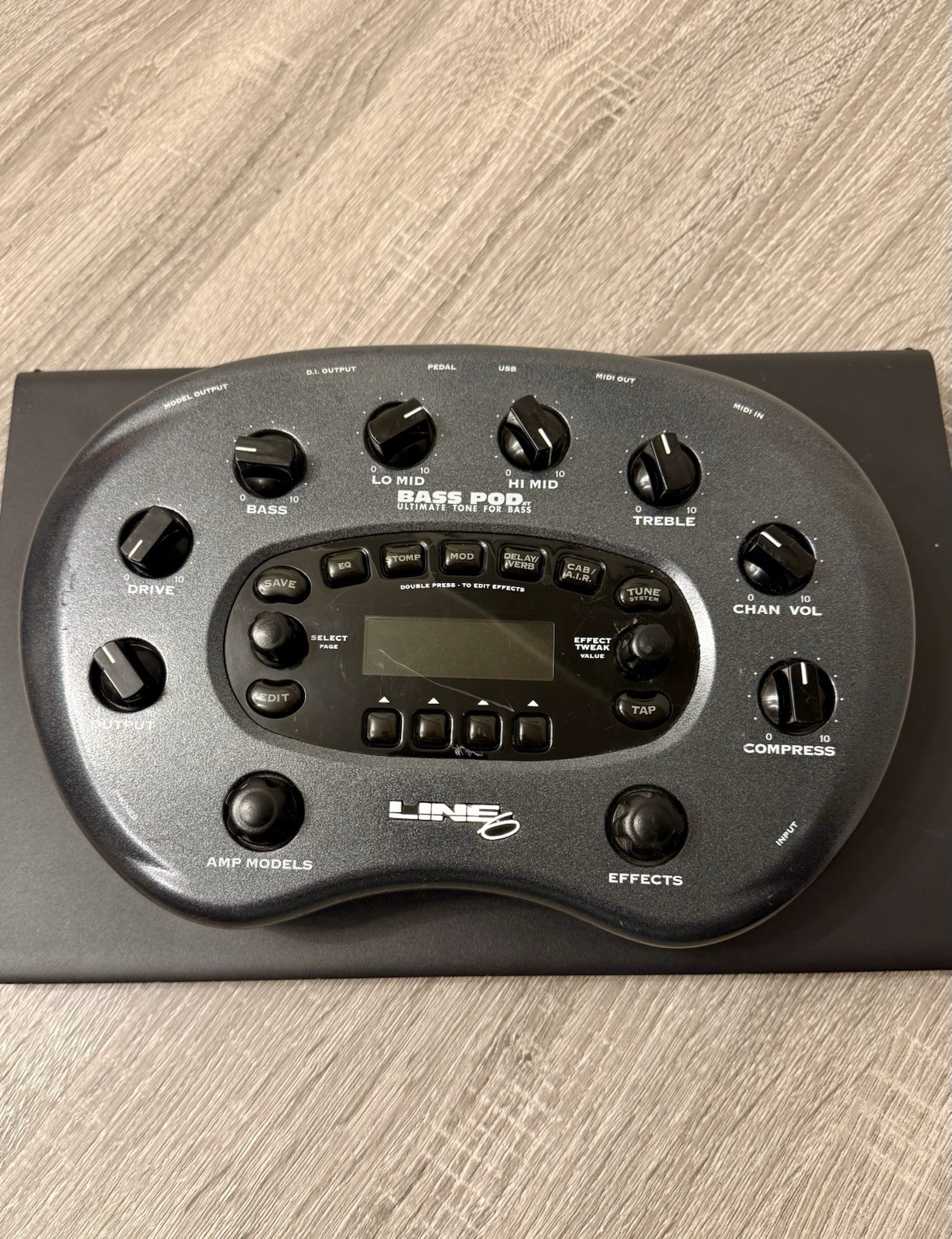 Line 6 Bass POD Digital Multi-Effects Processor for Bass Guitar w/ AC Adapter