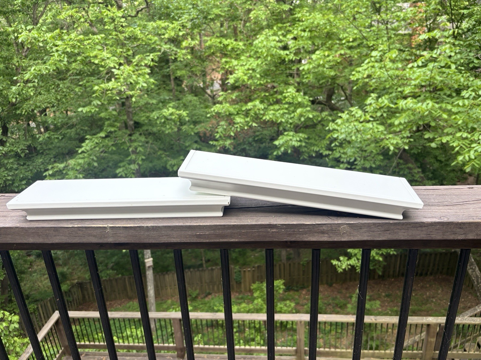 Set of 2 White Wood Wall Shelves 16x5in Matte Finish Wall Mounted