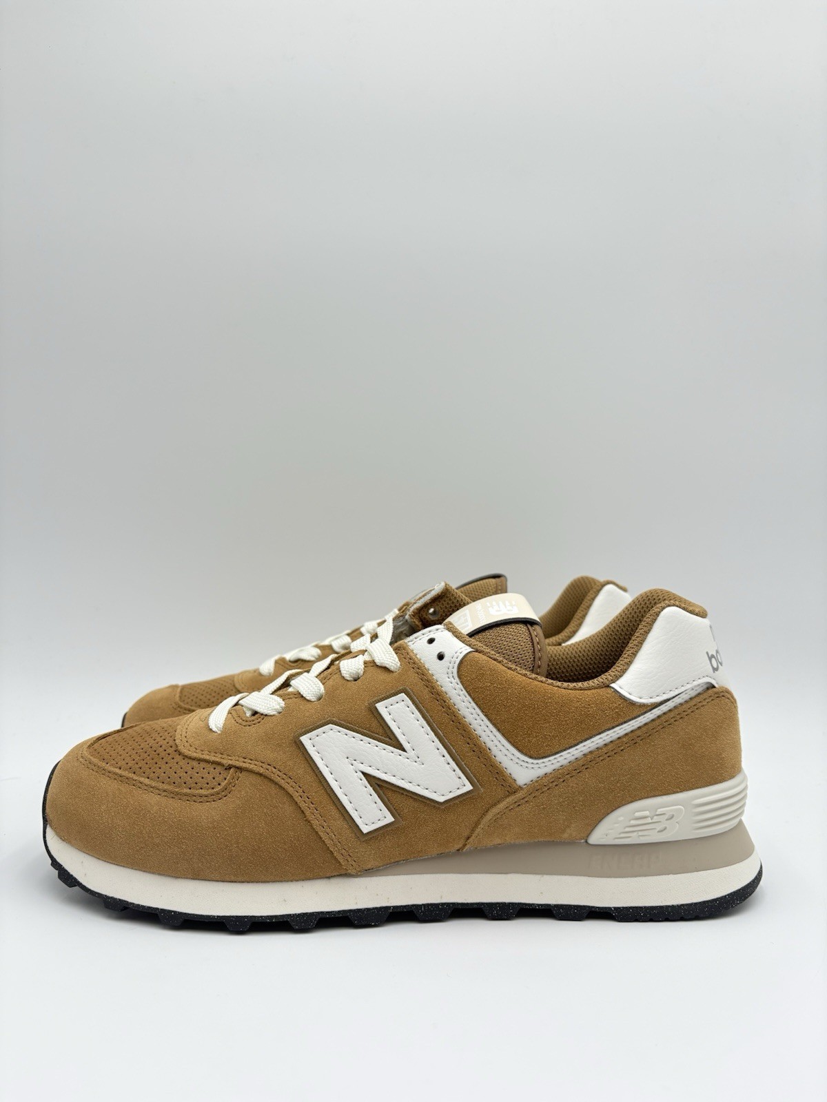 New Balance Men's 574 Classics Multiple Sizes Brown/White |U574WCE|
