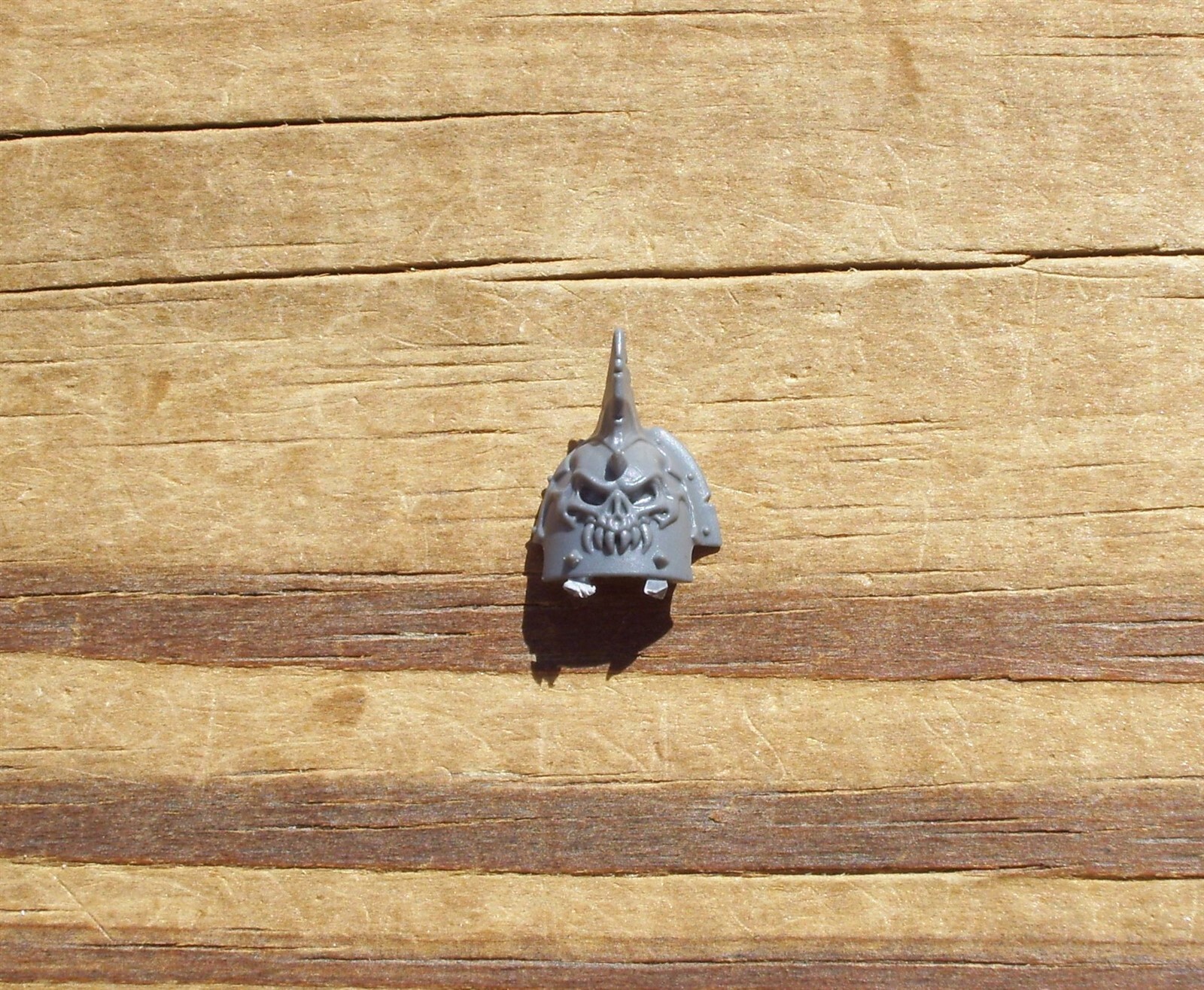 40K Chaos Space Marines Legionaires Shoulder Pads Horned Skull Pad Bits