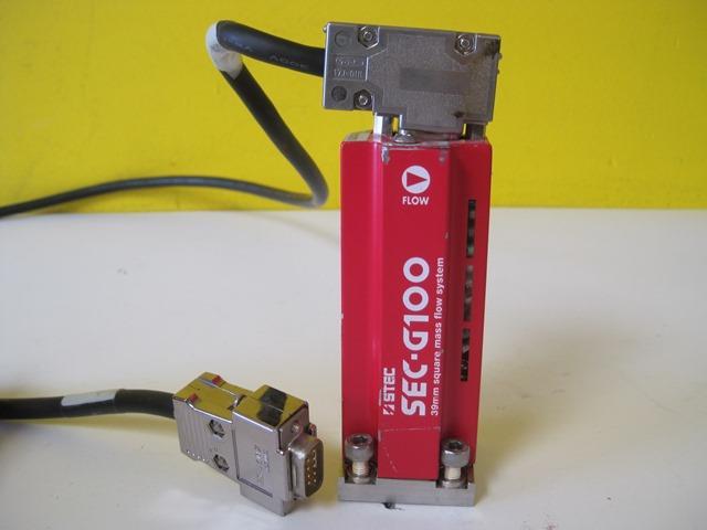 HORIBA STEC MFC MASS FLOW CONTROLLER G100 SEC-G111AMC N2 500SCCM C.F. 1.000