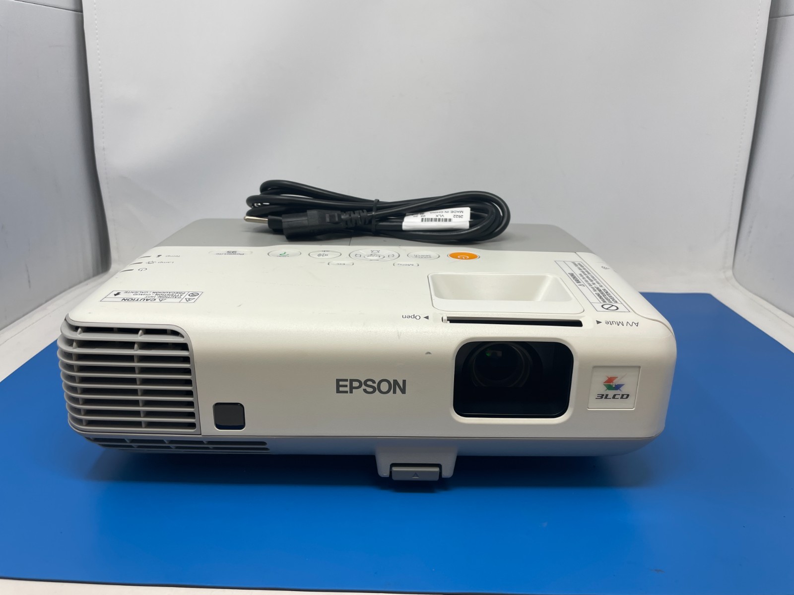 Tested Epson PowerLite 95 3LCD H383A Projector Under 1000 Lamp Hours 2500 lumens