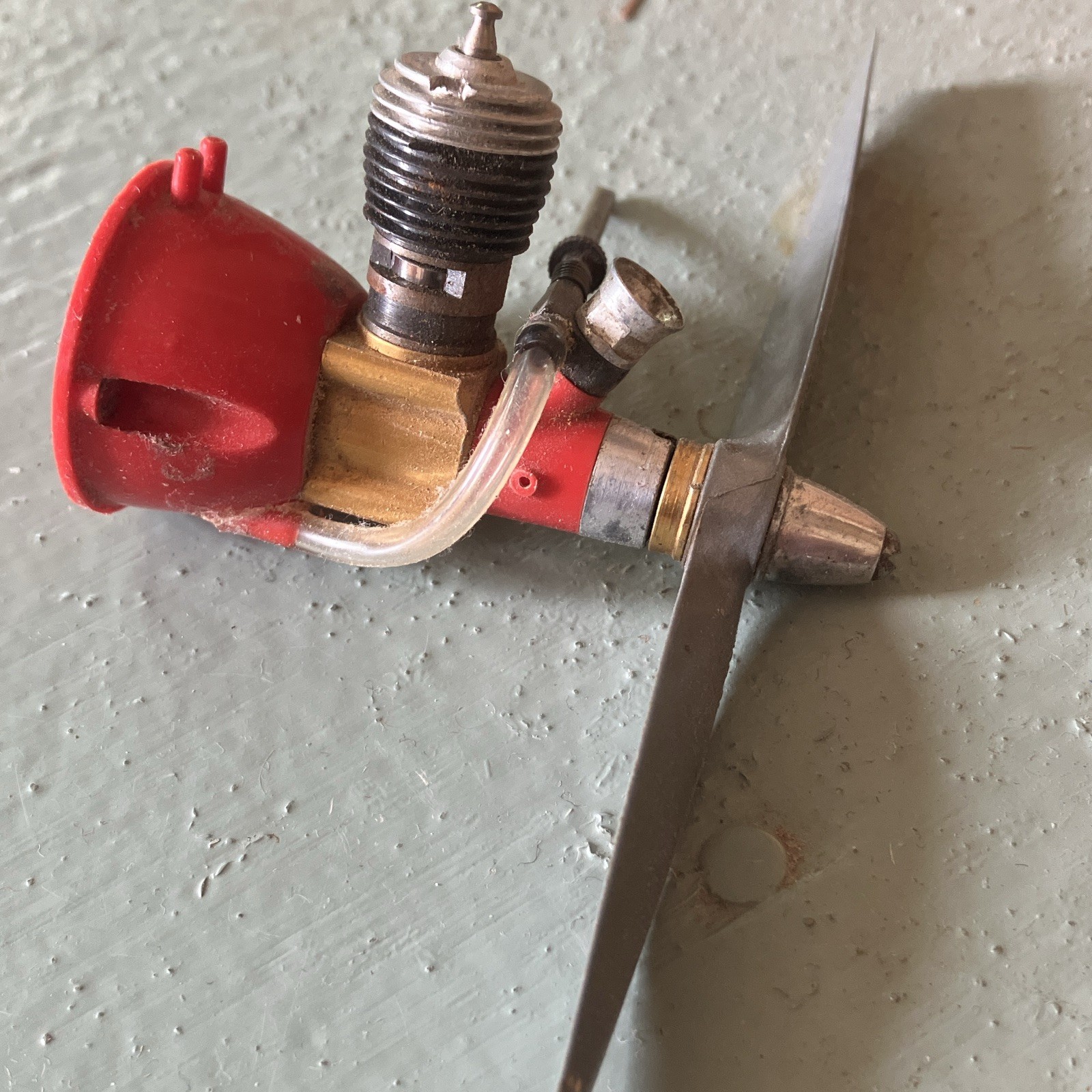 Cox .010 2-Stroke Glow/Nitro Model Airplane Engine  w/ Prop & Spinner
