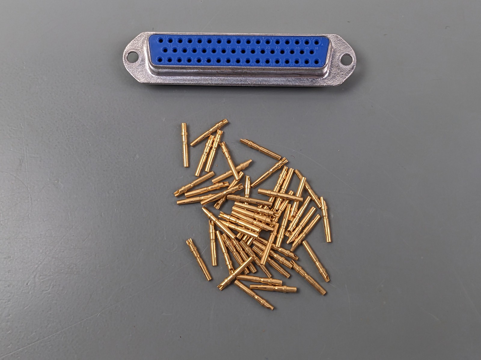 D-SUB 50 Pin Female Connector, Solder Cup Gold Pins, Amphenol 17-10500