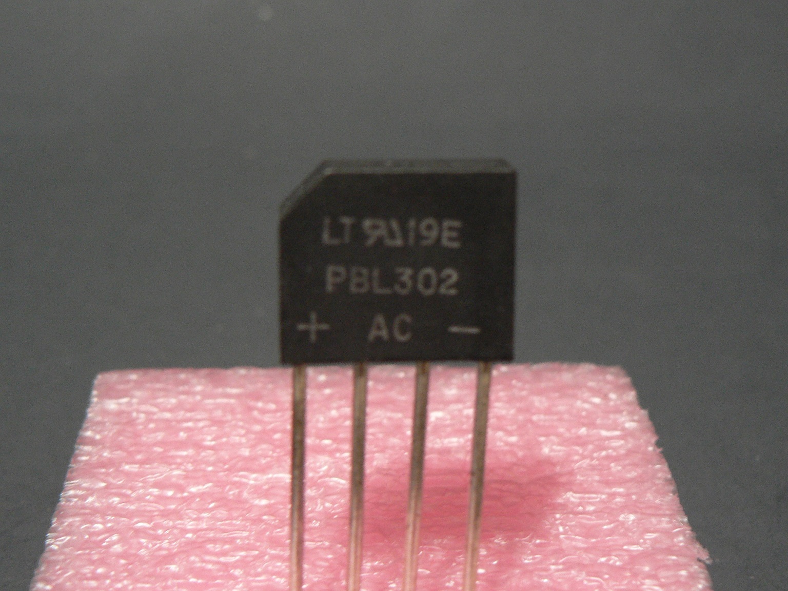10 PCS LITEON PBL302 100V 3A 4 PIN BRIDGE RECTIFIER "FREE US SHIPPING"