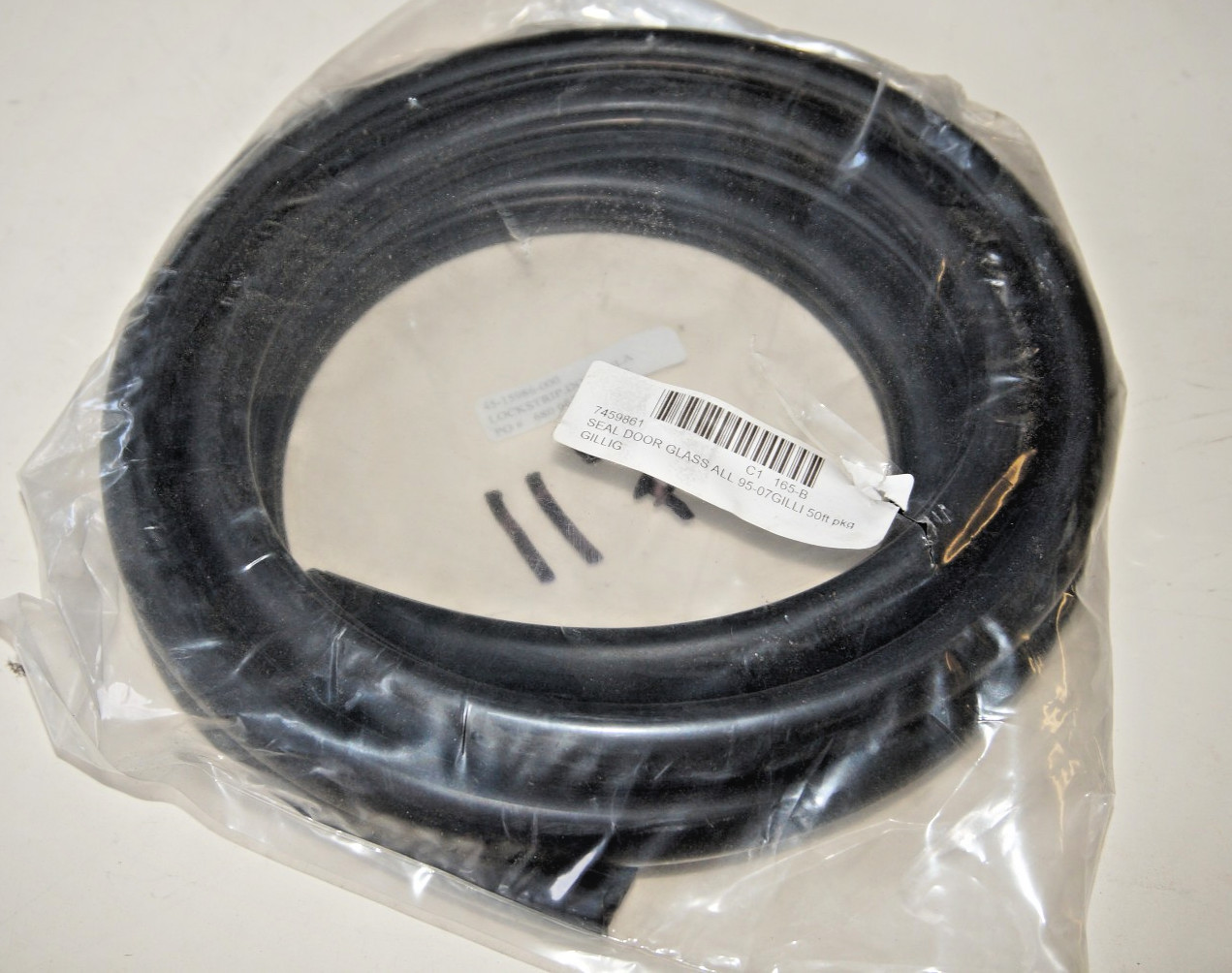 11-Feet Black Molding Door Glass Trim Strip Rubber 45-15986-000 Gillig 7459861