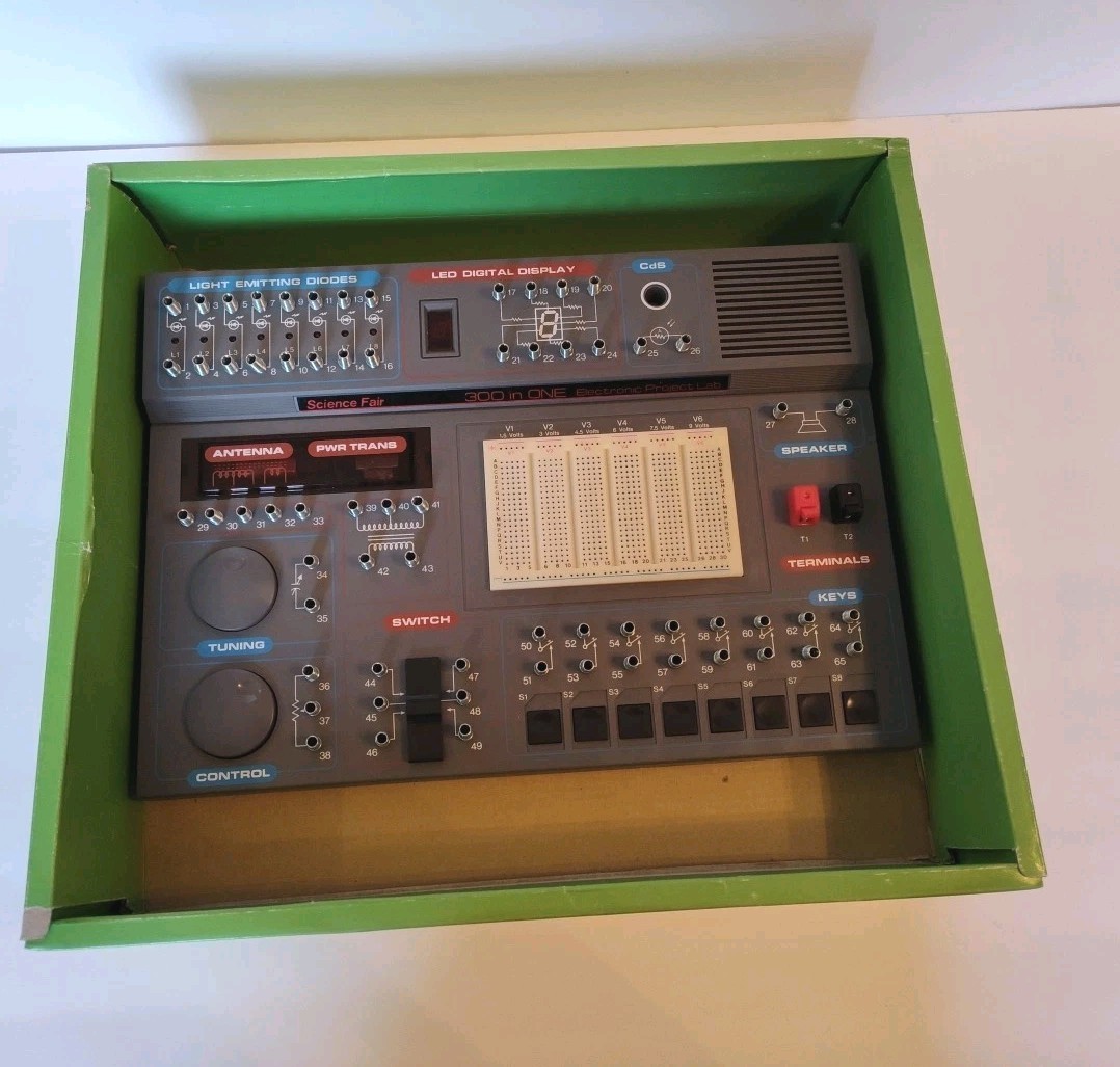 2 Radio Shack Electronic Project Lab 300 in One Kits 28-270 AS IS FOR PARTS Lot