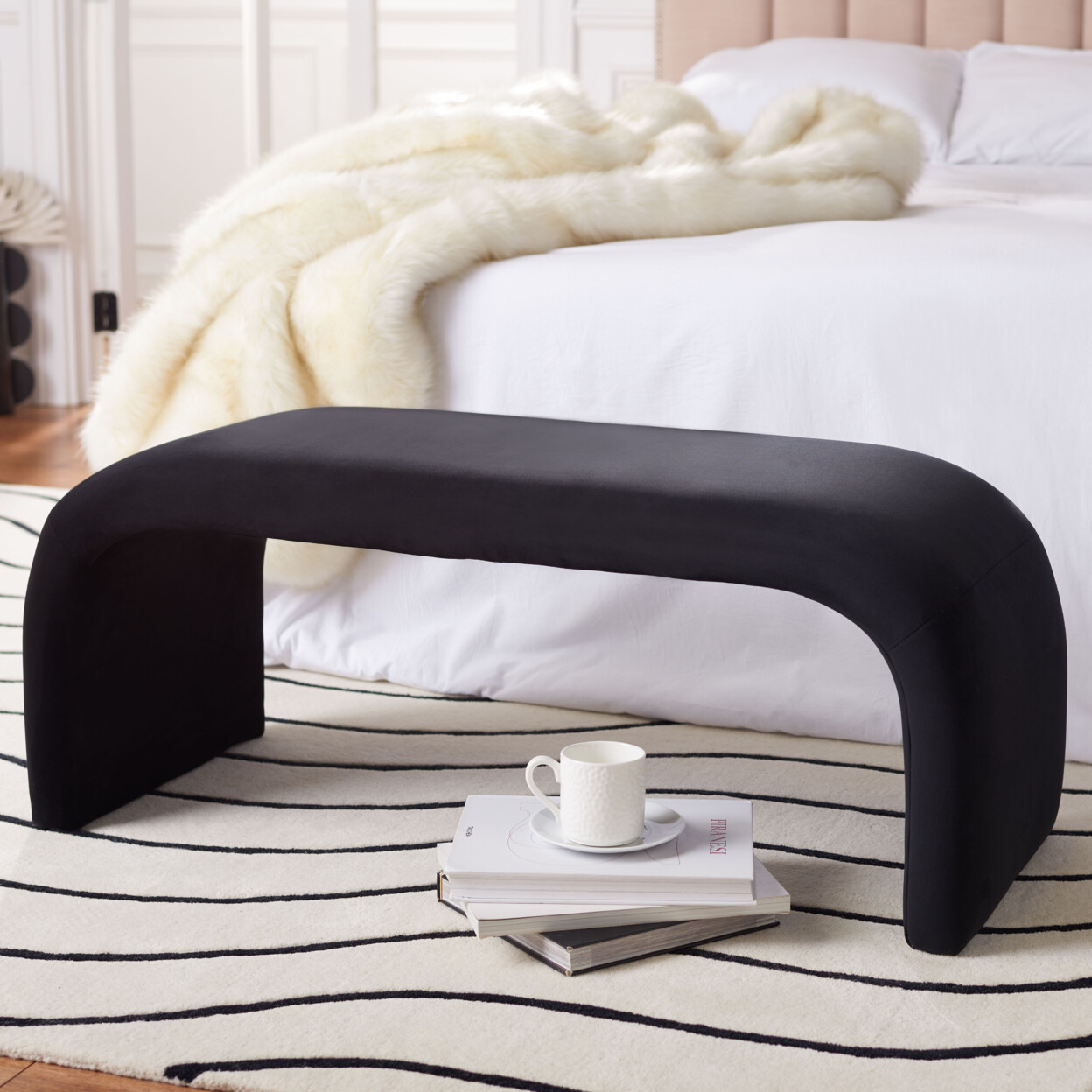 SAFAVIEH Tenko Bench | Black |