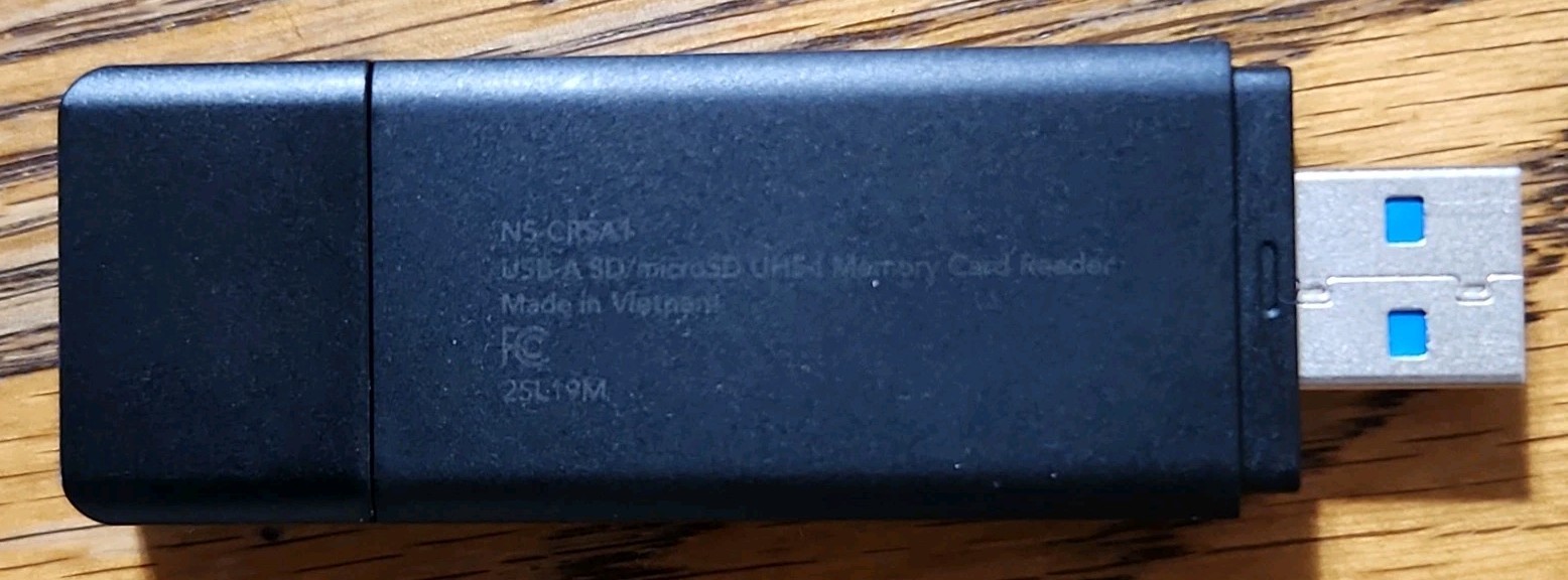 Insignia USB 3.0 SD microSD Memory Card Reader for Laptops Desktops Mac PC black