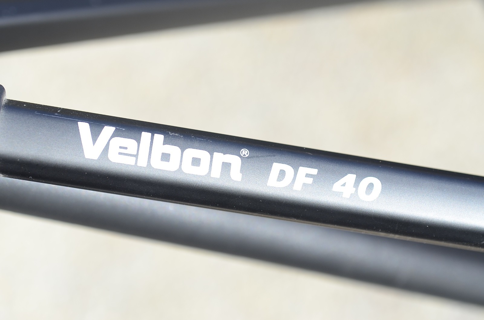 VELBON DF-40 TRIPOD Deluxe Lightweight Dual Function with Quick Release Plate