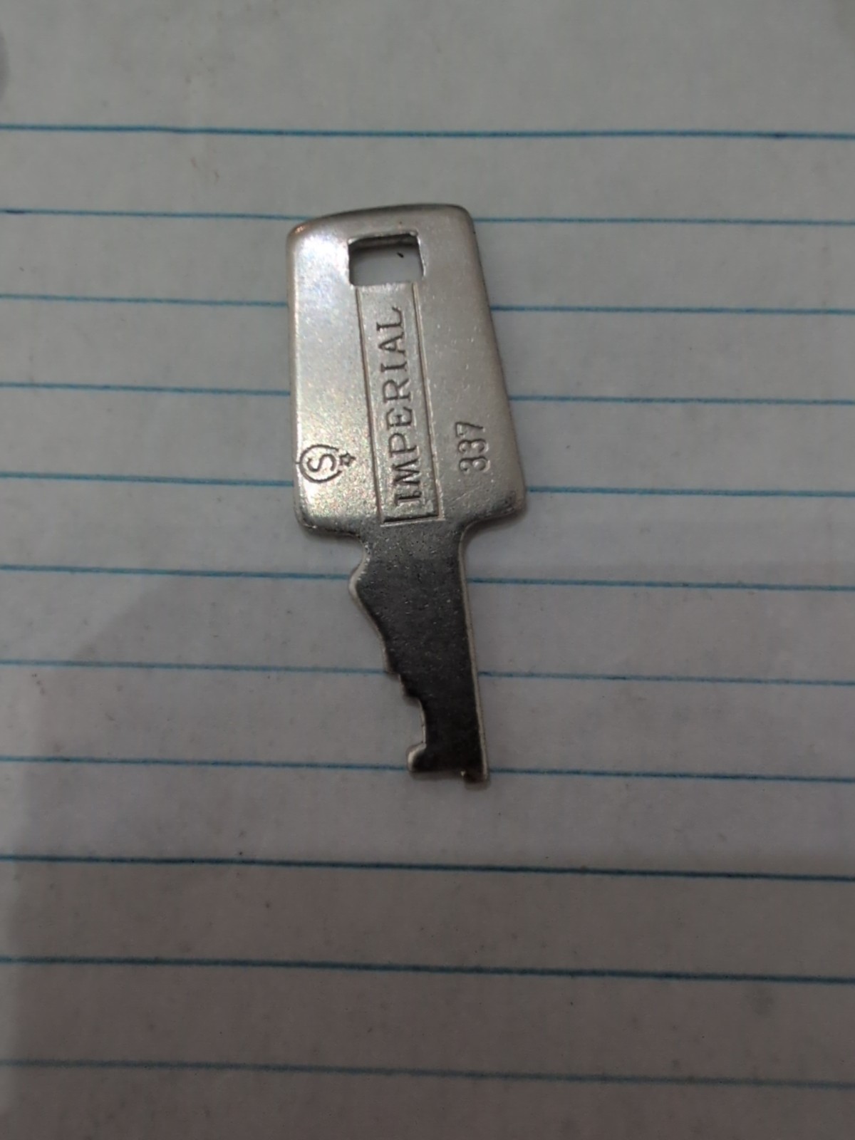 Imperial Luggage Key 337