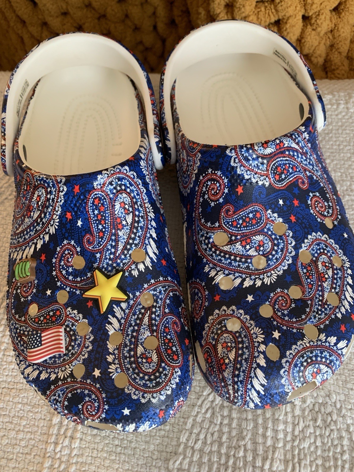 Crocs x Vera Bradley Bandana Red White Blue Print M6 W8 Paisley Blue 3 Jibbitz