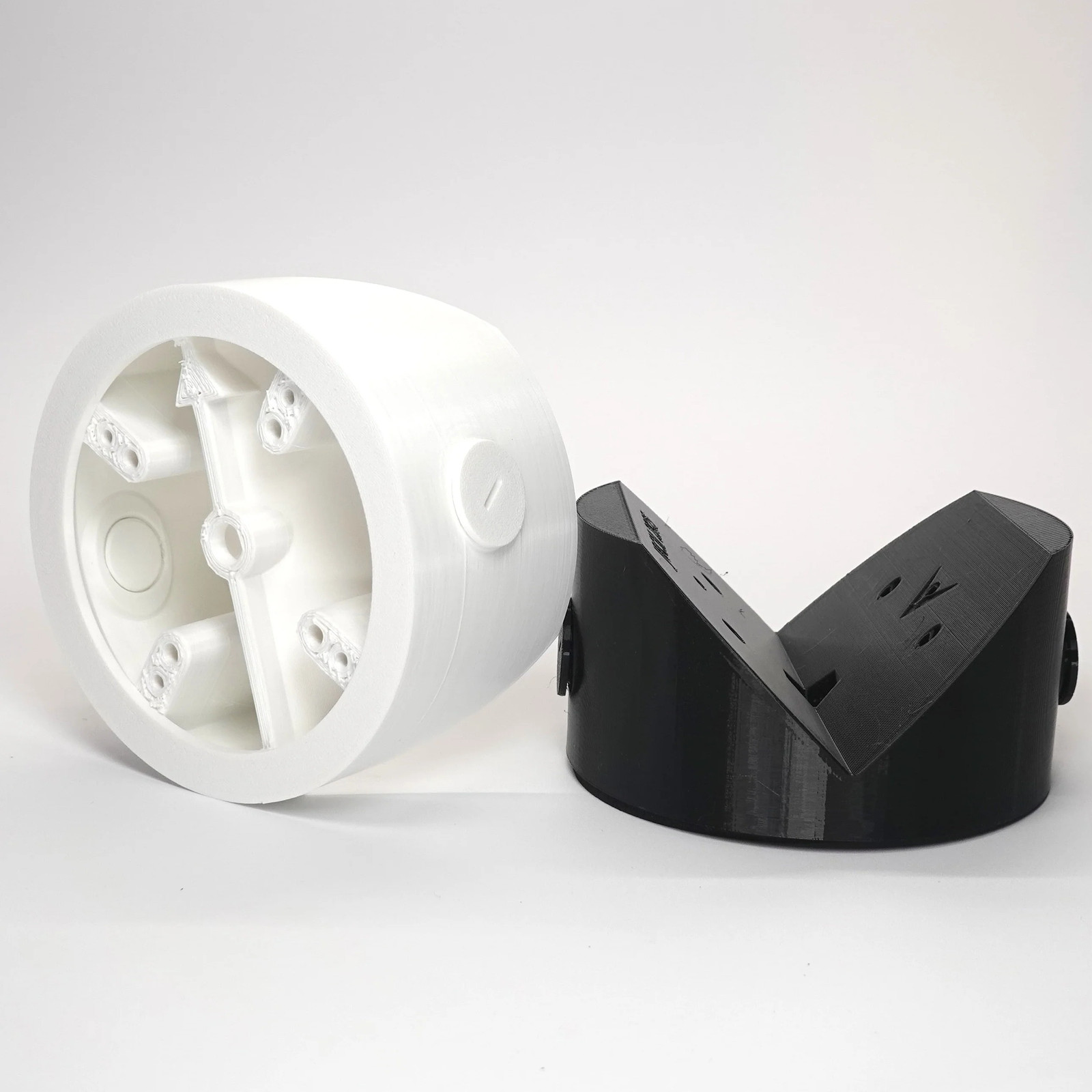 Outside Corner Mount for 4-Inch Junction-Box Fixtures