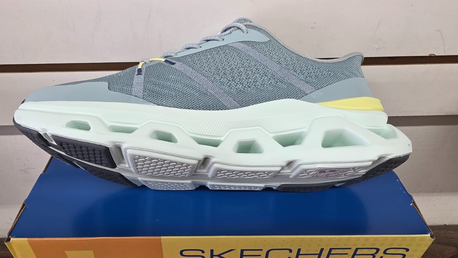Skechers Shoes Men's Slip Ins Glide Step Sport Memory foam Comfort Altus 233023