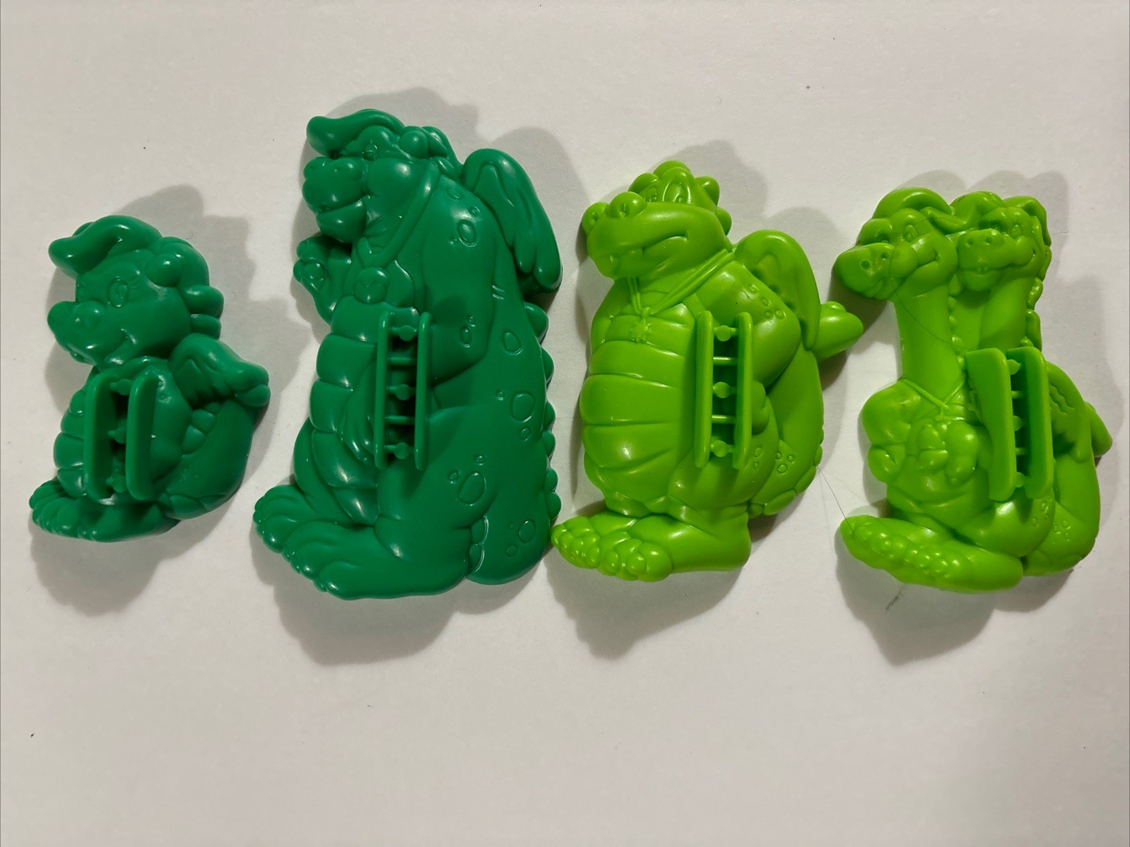 VTG 2000 Playdoh Dragon Tales Mold n Play Set
