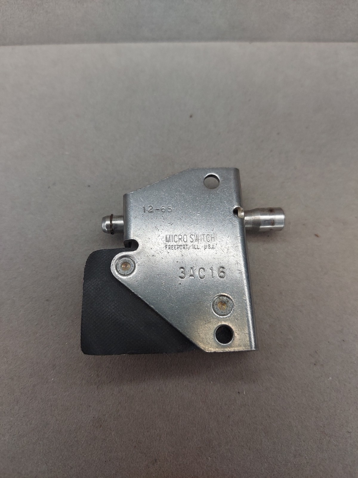 Vintage Micro Switch 12-65 3AC16 Micro Switch Freeport ILL USA