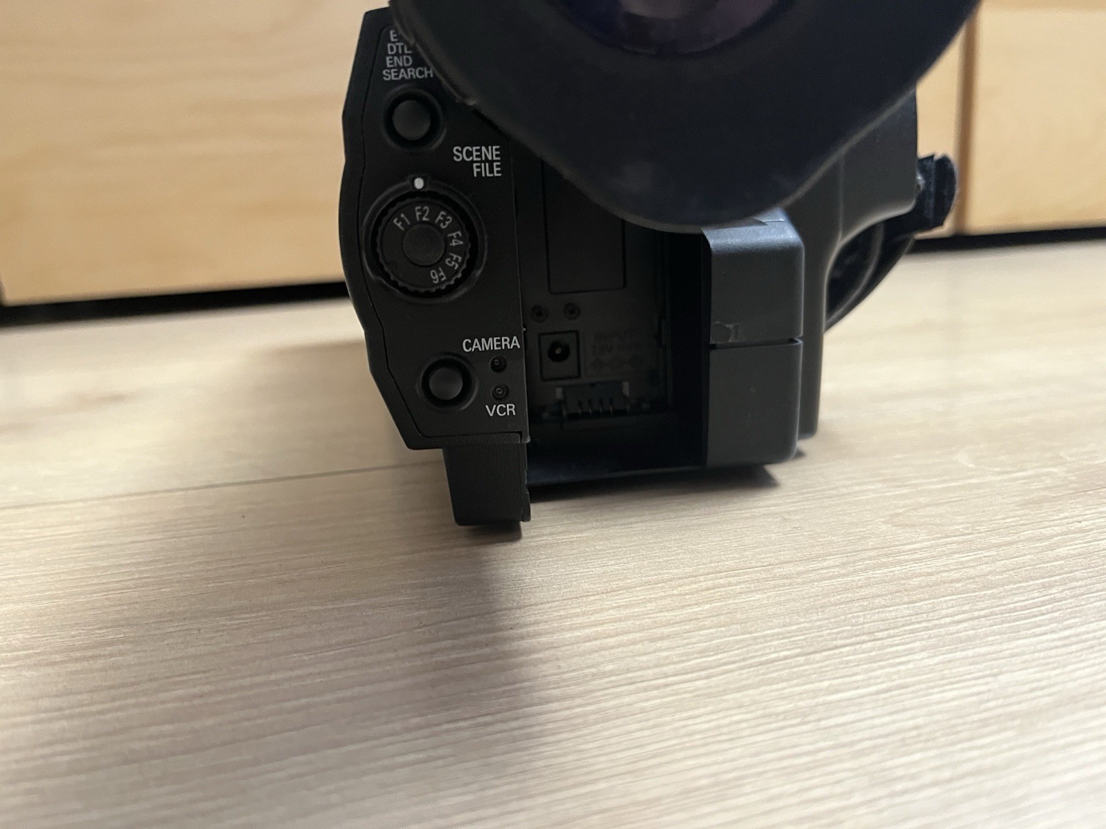 Panasonic AG-DVX100B 3CCD Professional Camcorder