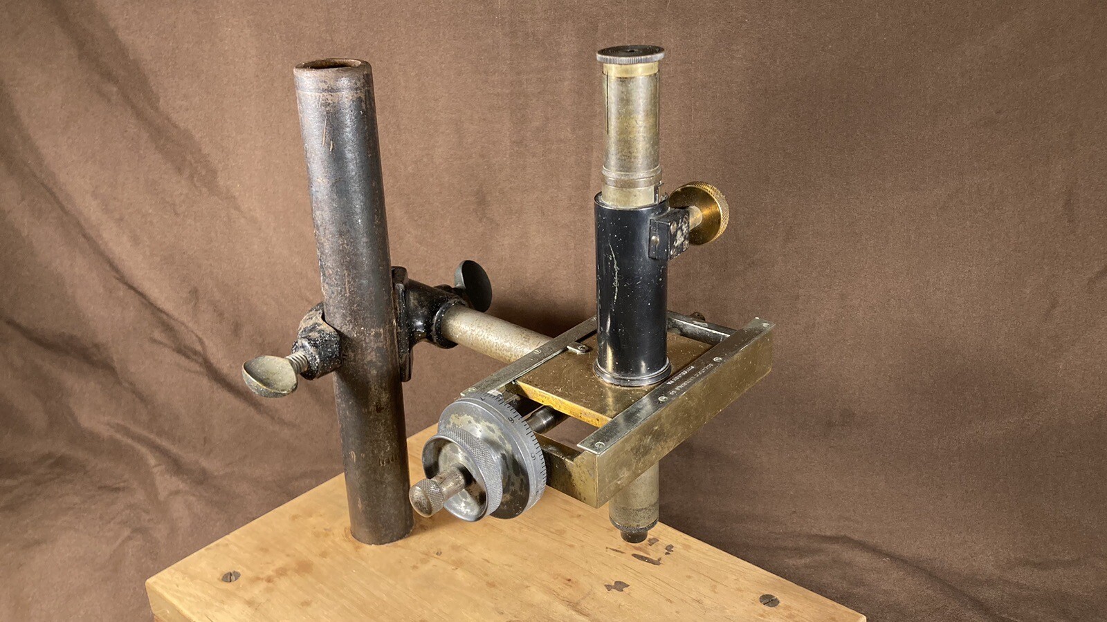 Antique Scientific Materials Co. Microscope / Comparometer ? Lab Equipment