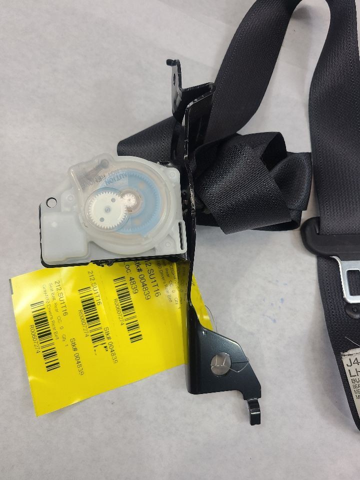 FORESTER 2016 Seat Belt Rear 607274