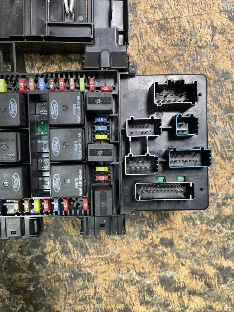 2004 Ford F150 Fuse Box Junction Relay Block Engine OEM