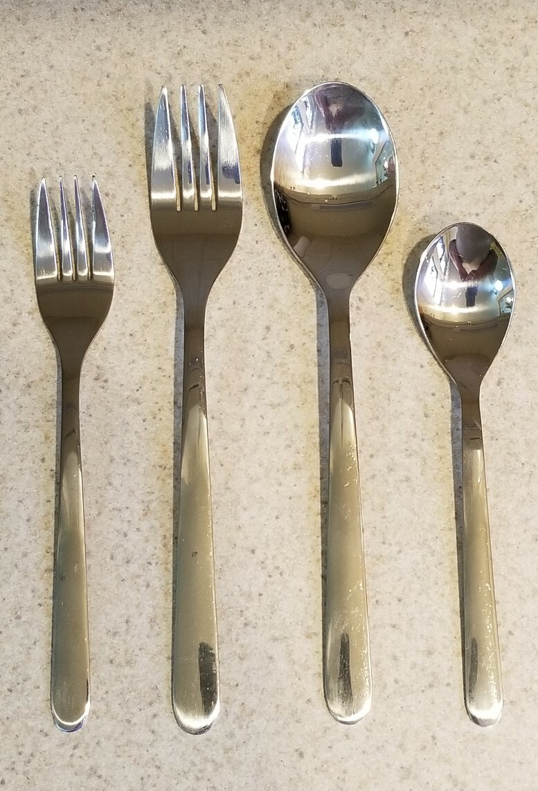 IKEA STAINLESS FLATWARE BILDAD 4 PIECE SETTING EXCELLENT CONDITION!