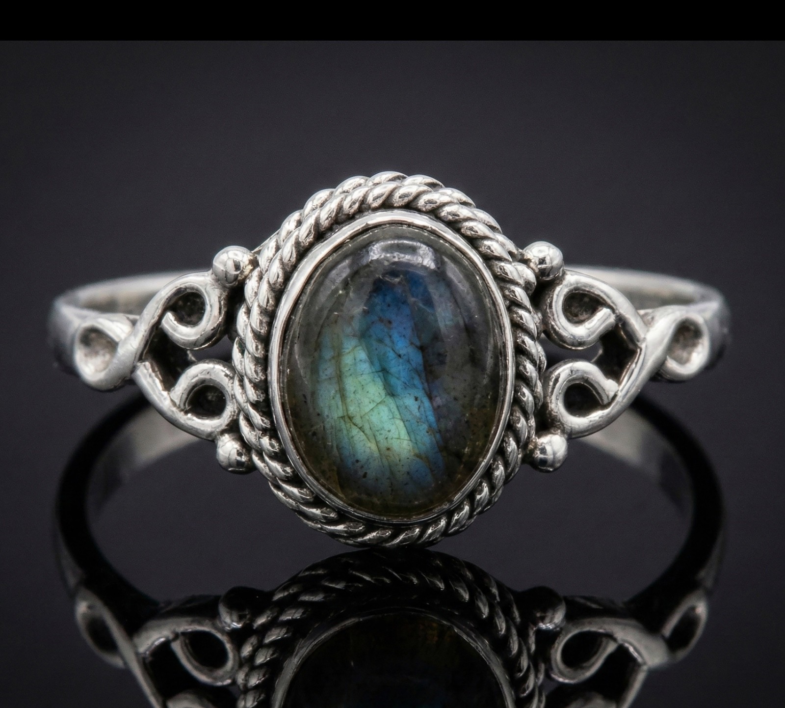925 Sterling Silver Ladies Labradorite Oval Cabochon Gemstone Ring Boxed Jewelry