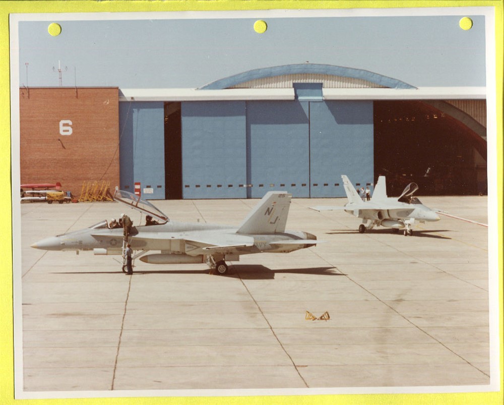 1982 Navy McDonnell Douglas F/A-18 Hornet VFA-125 Official Press Photo #5