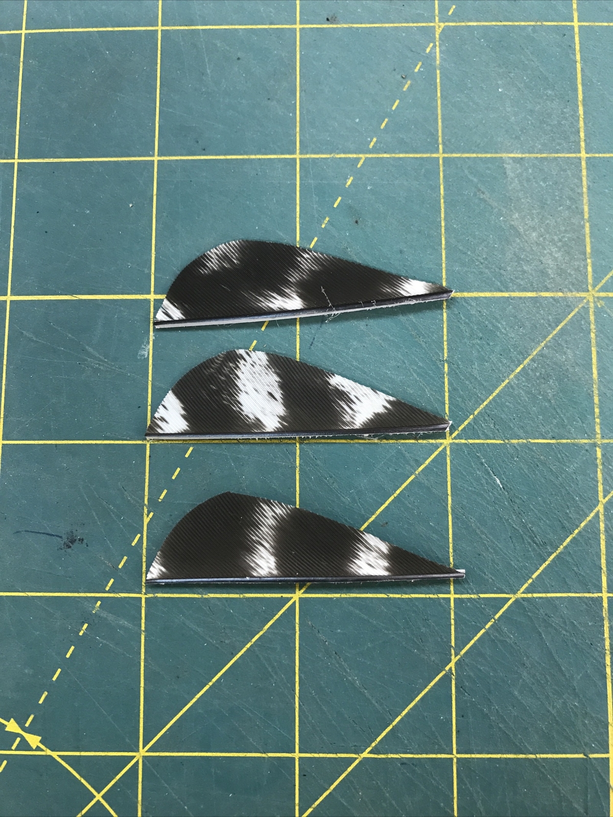 2" Right Wing Parabolic Natural Barred Feather Fletching, 25Pk Archery 🇺🇸