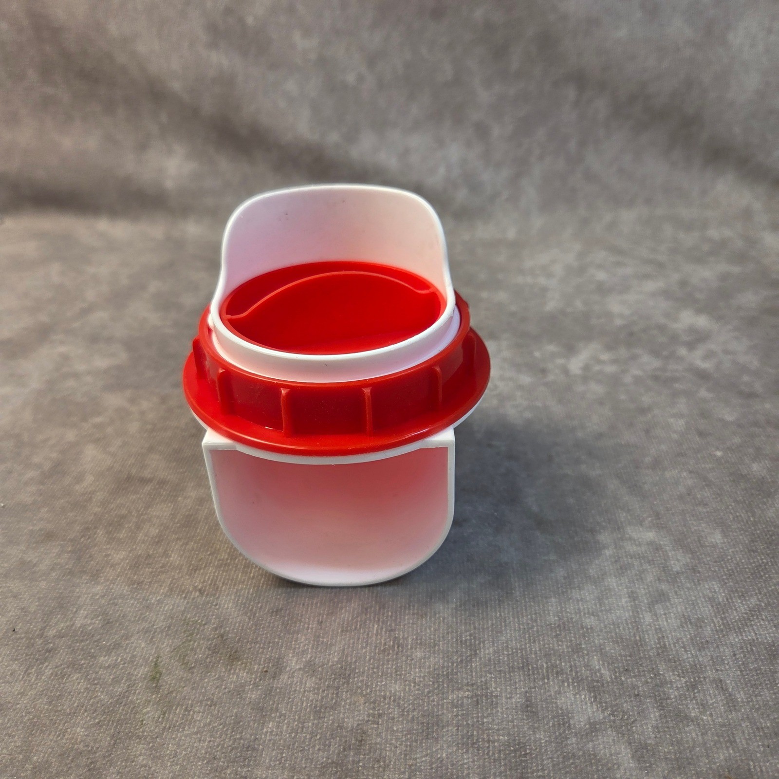 Laundry Detergent Bottle Replacement Spouts and Ring Red White Plastic 2PC Set