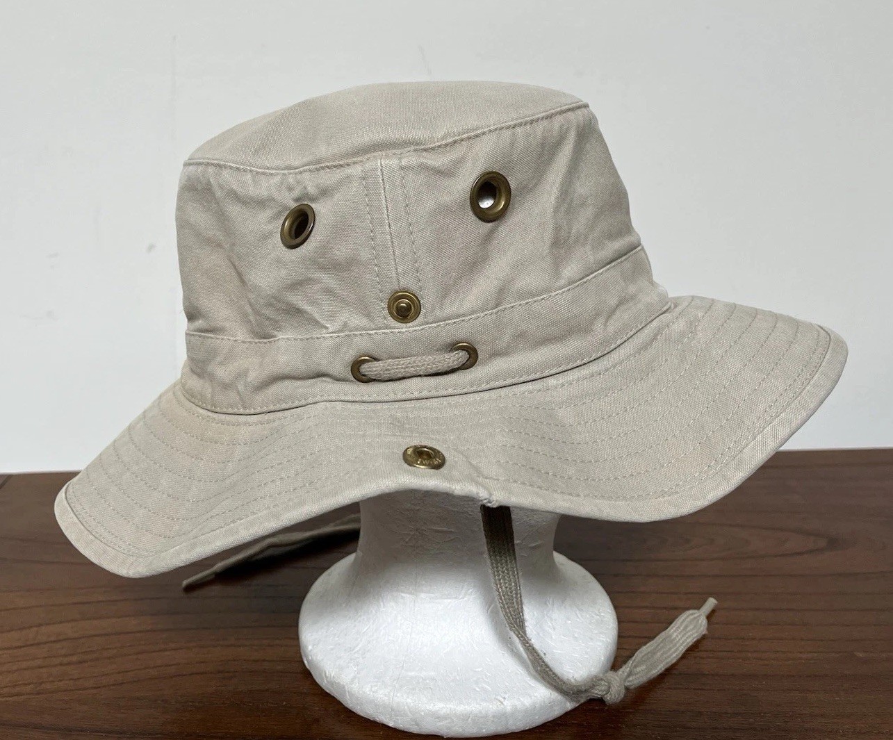 TILLEY HAT Size 7 1/2 Beige Hiking Walking Outdoors Pre-owned