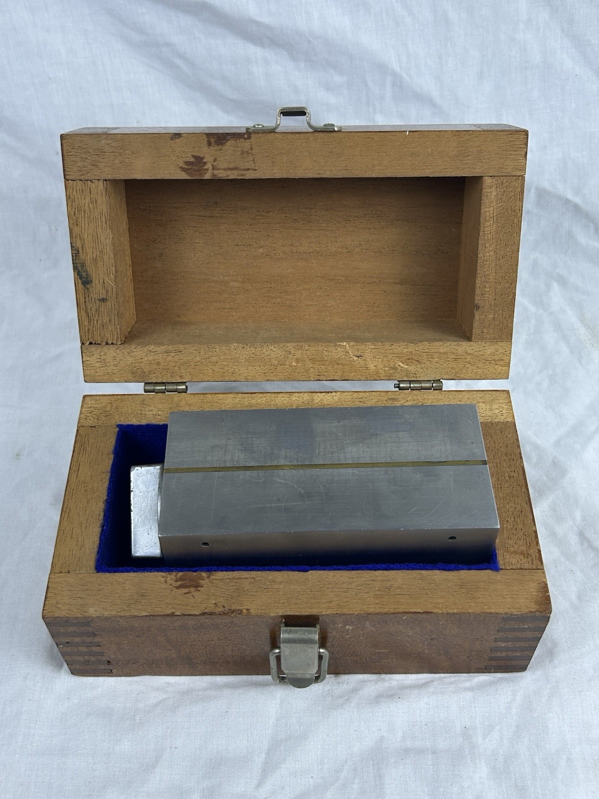 Brown & Sharpe 760 Magnetic Block & Wooden Felt Lined Case