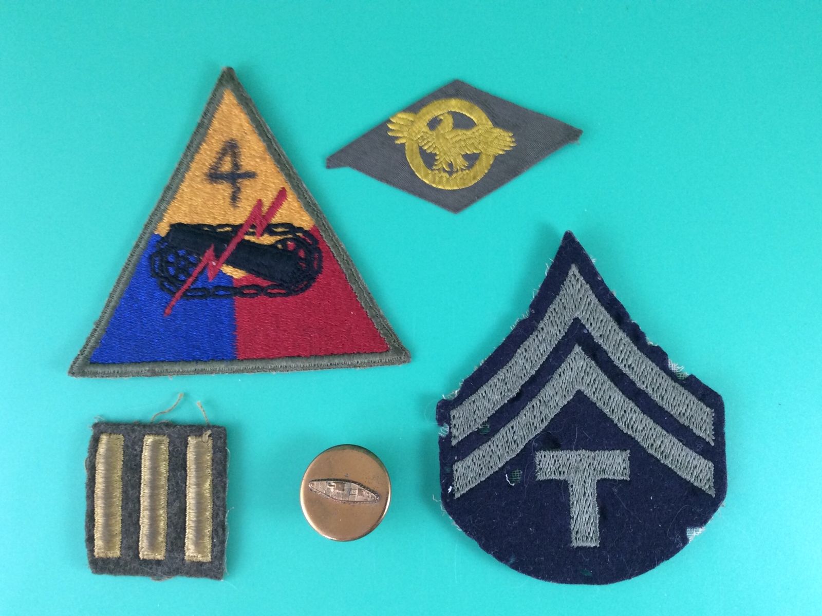 WWII US Army 4th Armored Veteran’s Uniform Items Patches Early Tank Collar Disk