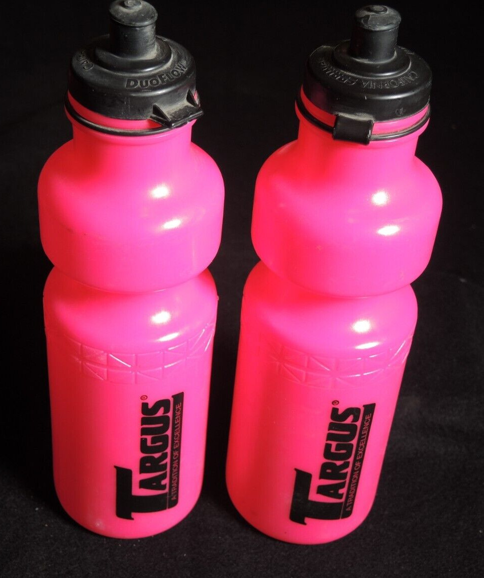 NEW Lot of 2 TARGUS 24 oz  Bicycle Water Bottles, HOT PINK