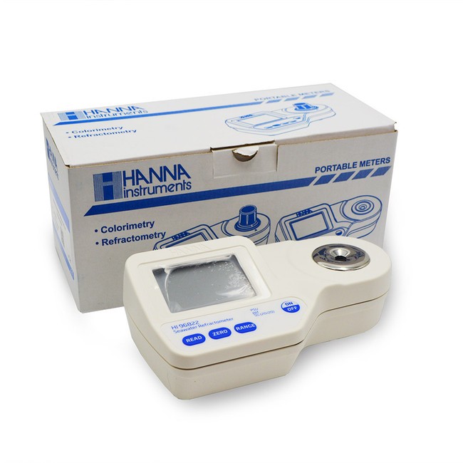 Digital Refractometer for Seawater Analysis (HI96822) - Hanna Instruments