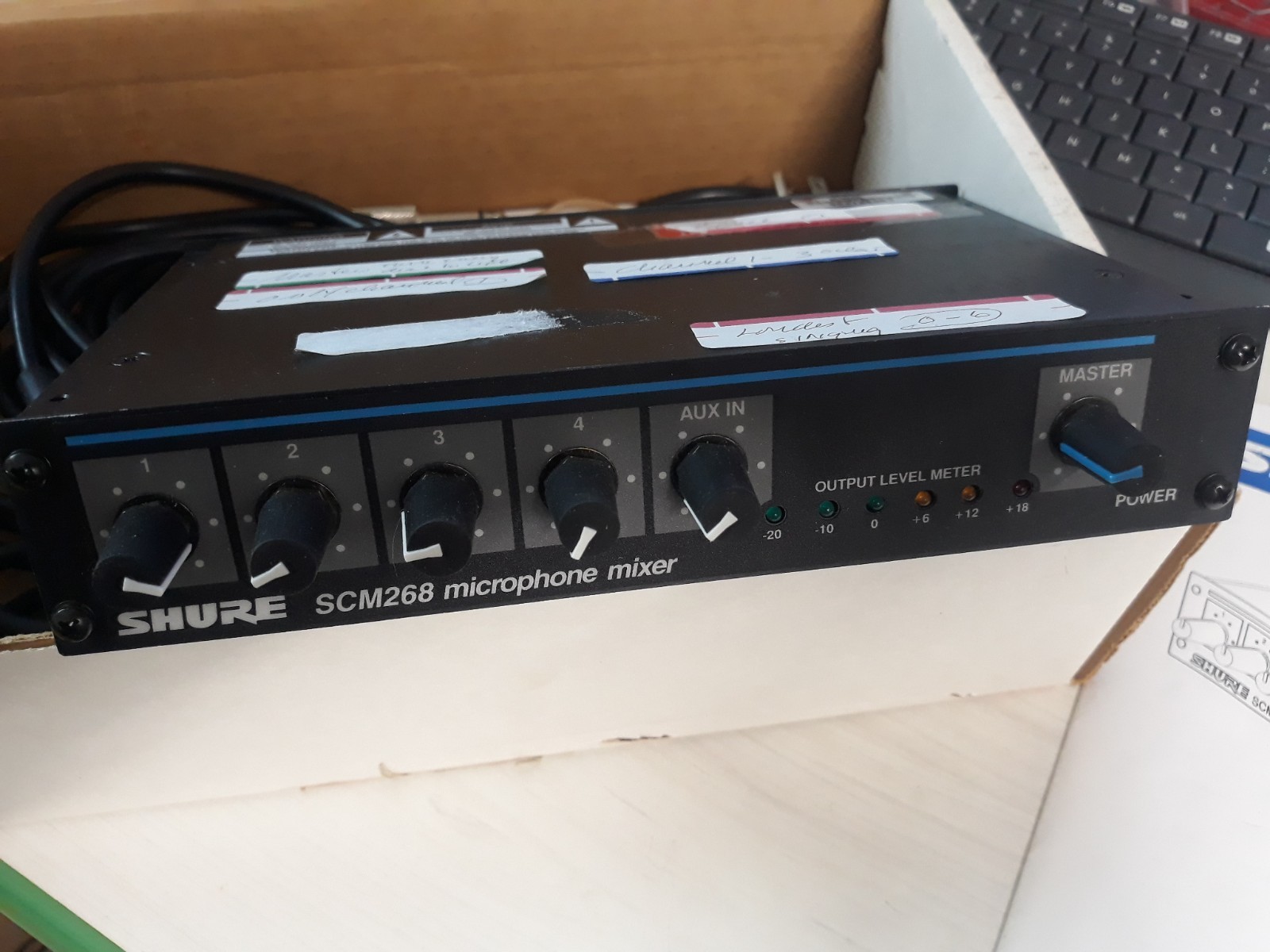 Shure SCM268 4-Channel Microphone Mixer XLR Audio Mixer Line/Mic Out With Cables