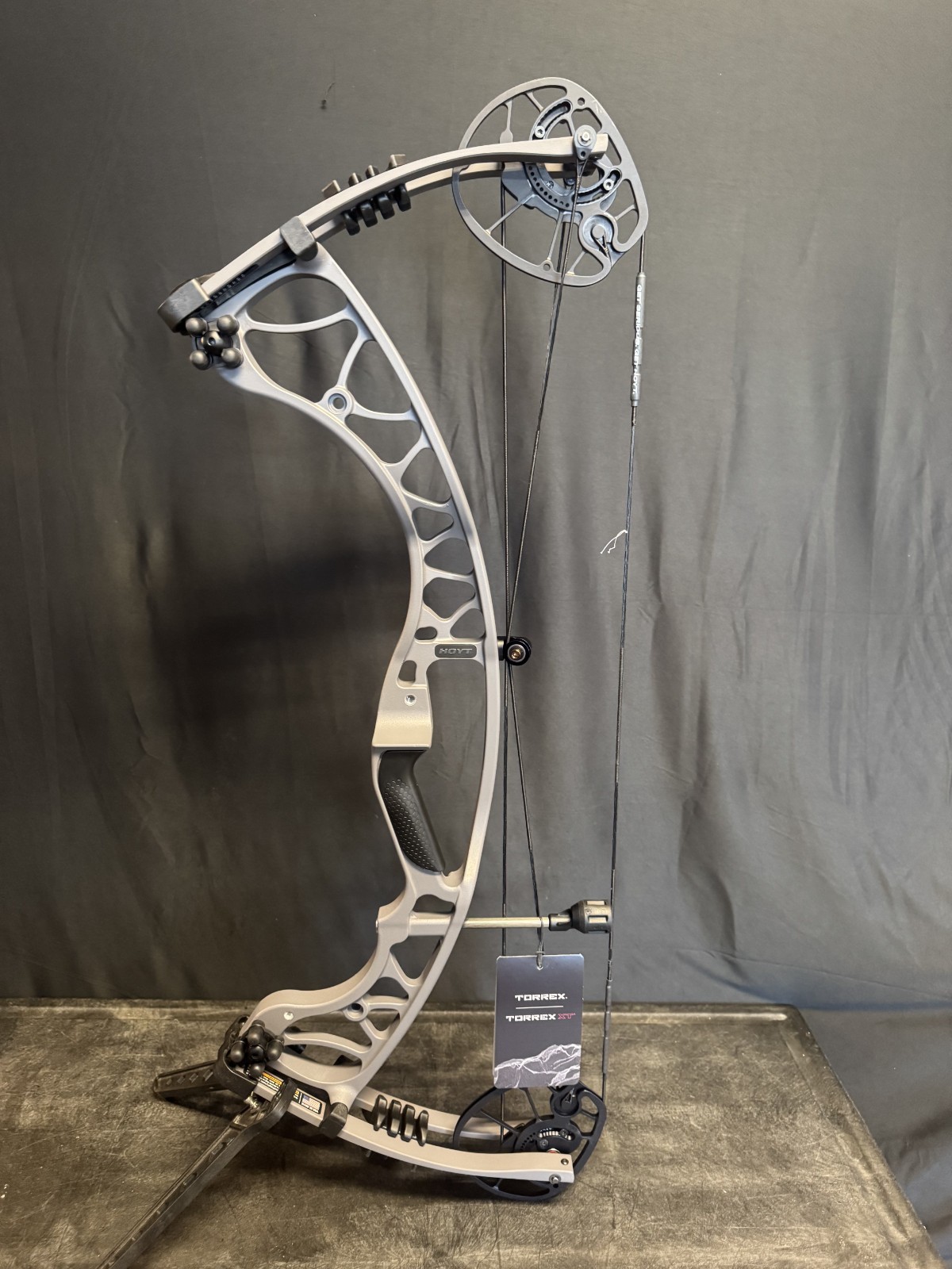 NEW Hoyt Torrex XT Compound Bow RH Tombstone 60-70lb 25.5-30" Draw