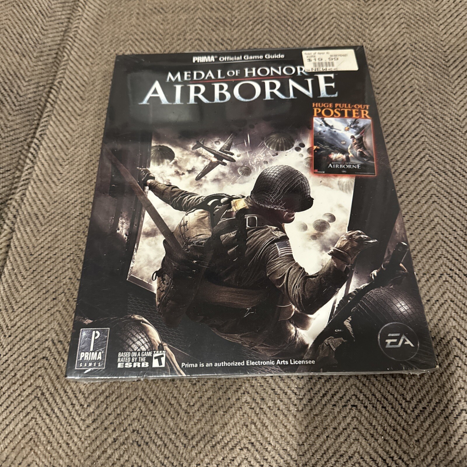 New Sealed Medal of Honor Official Game Guide Prima 2010 W/ Poster Softcove NEW