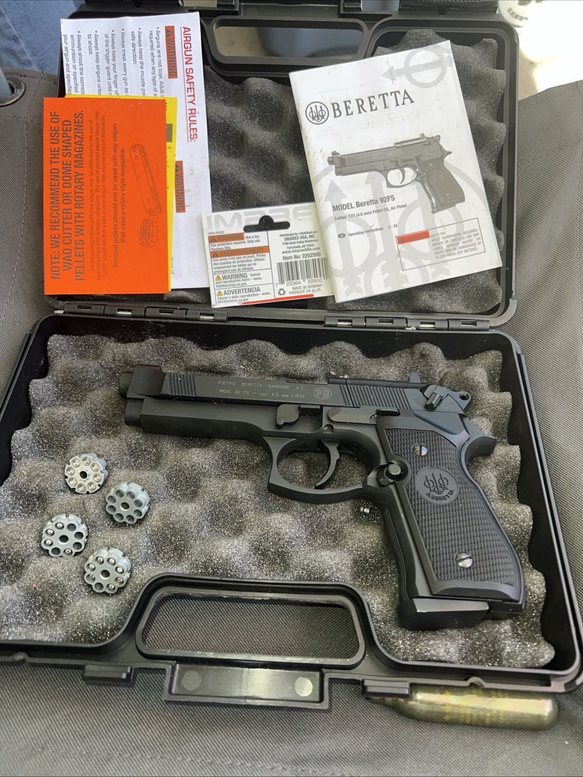 Umarex Beretta M92 FS CO2 Pellet Air Gun Pistol, 425FPS, 8 Rounds - 2253000