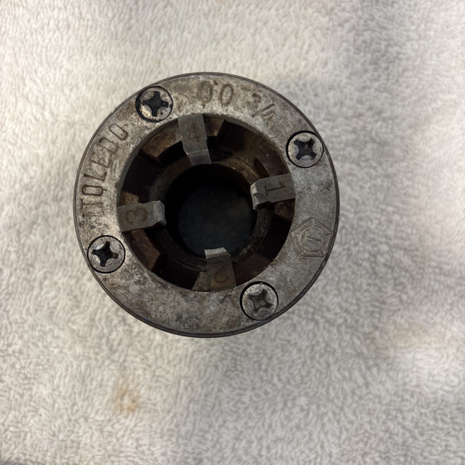 Toledo # 11 Ratcheting Pipe Threader with Handle and 5 Die Left Hand Thread