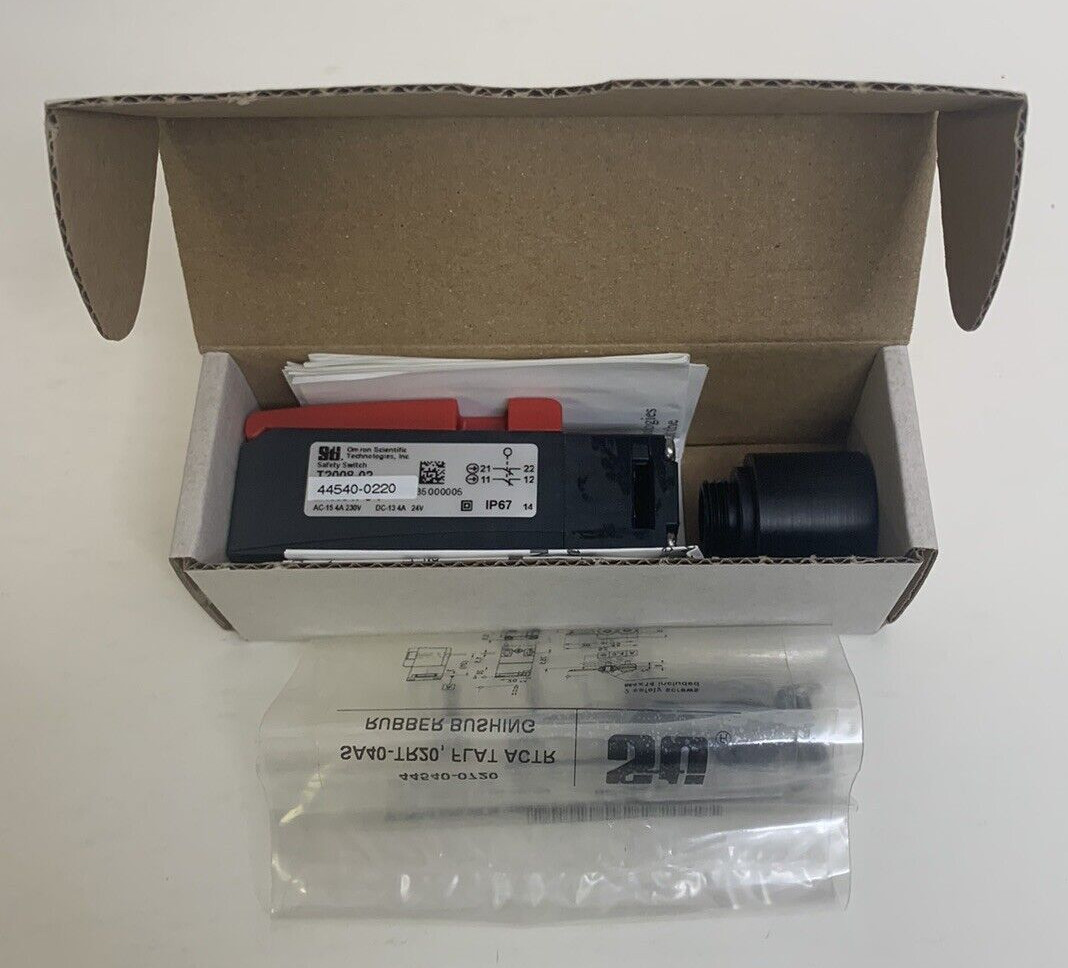 NIB Omron STI T2008 Small Tongue-Operated Safety Interlock Switch 44540-0220
