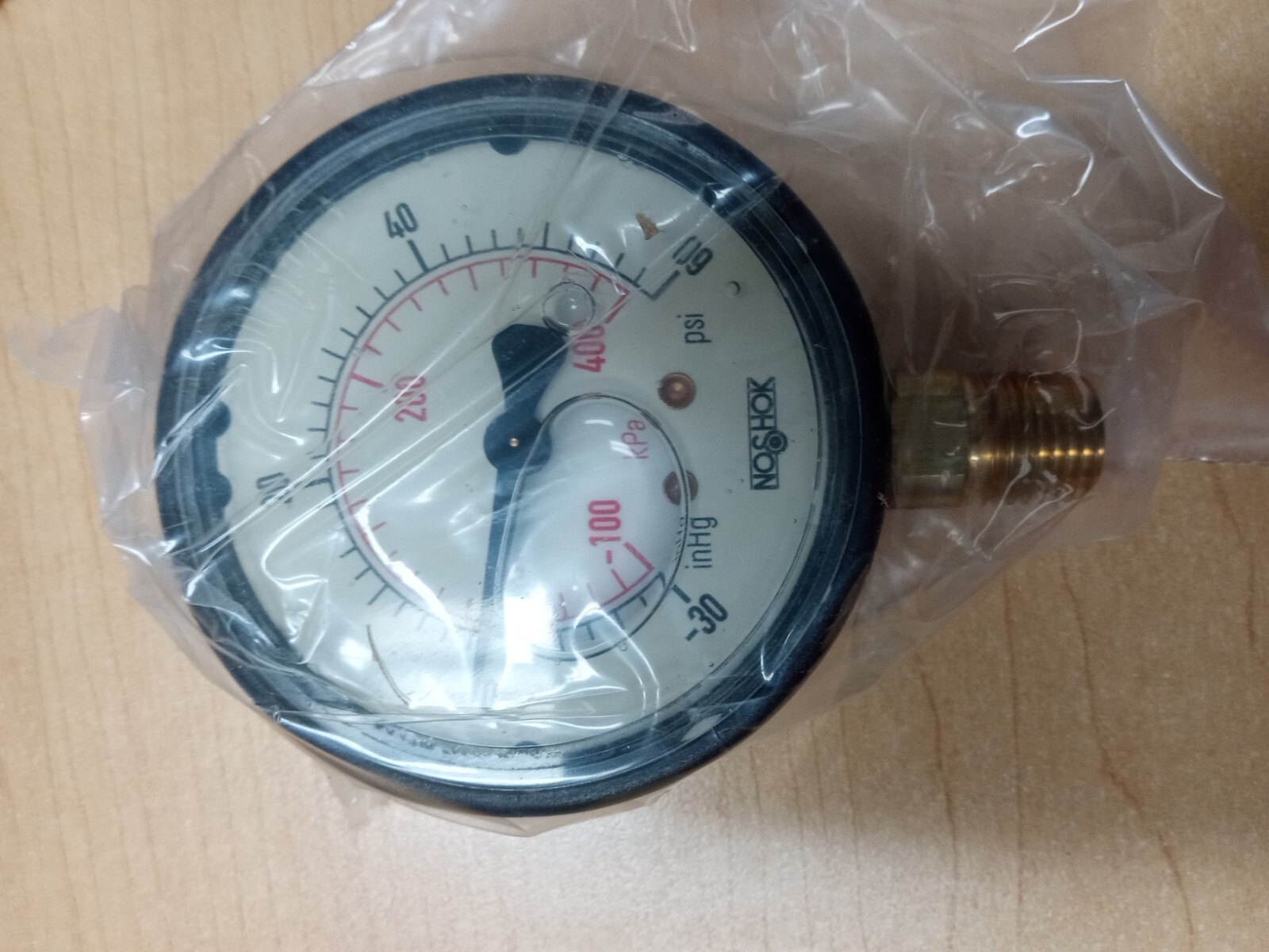 NoShok 25-900-300 PSI 1/4" NPT Bottom Connection 2.5" Face